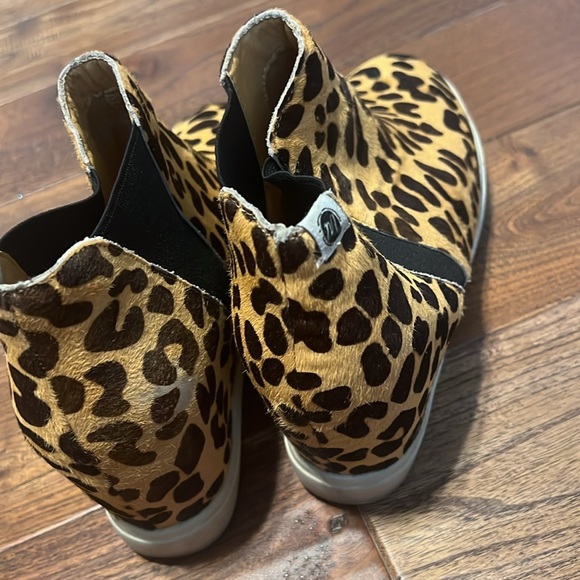 Animal print wedges size 9 - Picture 2 of 4